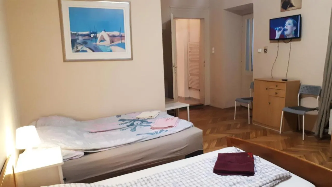 Garibaldi Apartman Apartment Budapest 0*,  Hungary